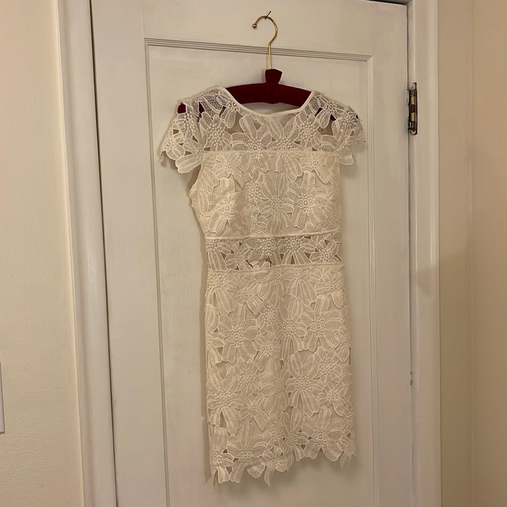 Floral lace dress by Romeo + Juliet couture, size small, cream